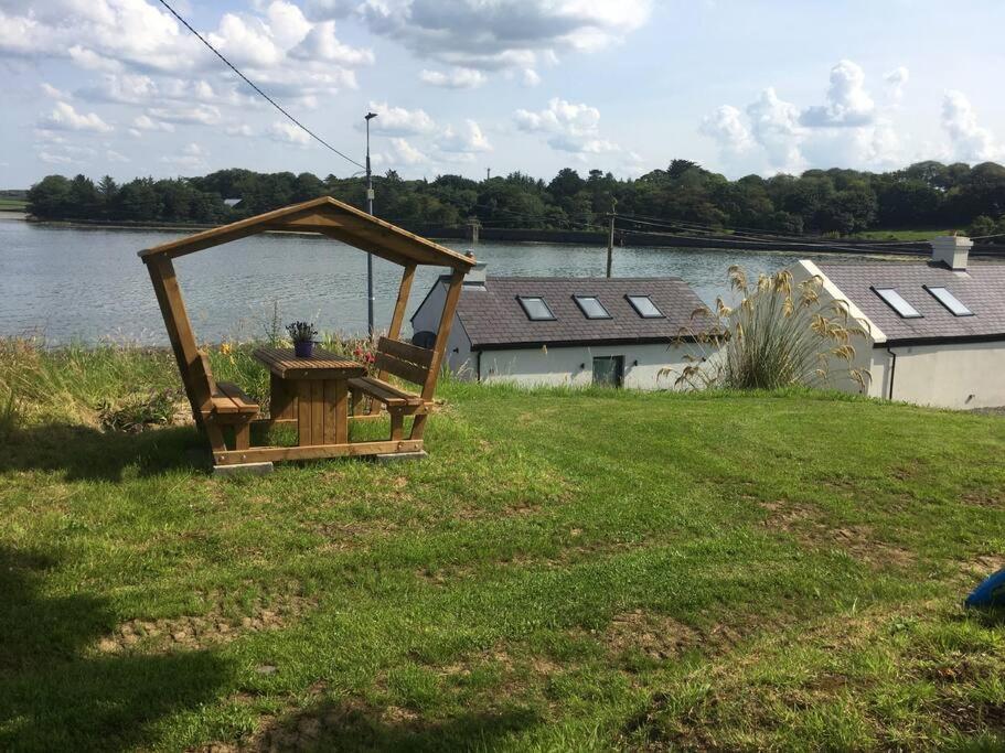 2 Quay Road, Killala. Stunning Sea Front Cottage ภายนอก รูปภาพ