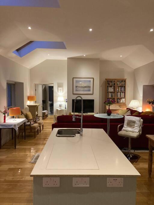 2 Quay Road, Killala. Stunning Sea Front Cottage ภายนอก รูปภาพ