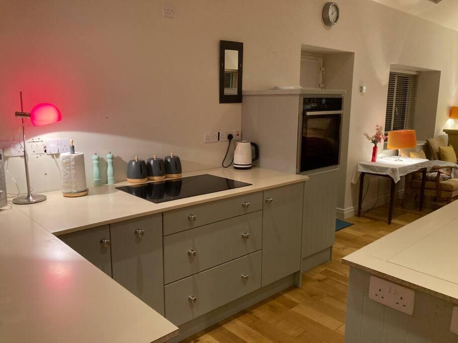 2 Quay Road, Killala. Stunning Sea Front Cottage ภายนอก รูปภาพ