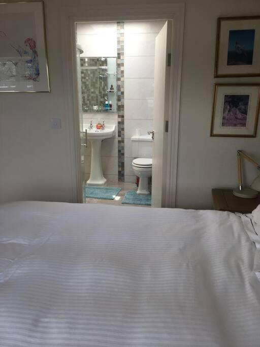 2 Quay Road, Killala. Stunning Sea Front Cottage ภายนอก รูปภาพ