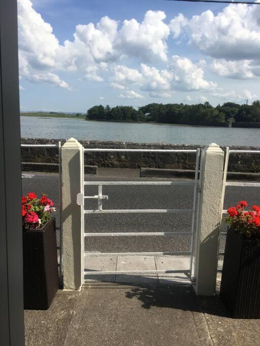 2 Quay Road, Killala. Stunning Sea Front Cottage ภายนอก รูปภาพ